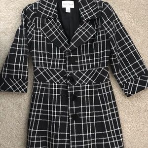 White/Black plaid design dress coat